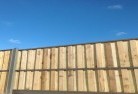 Min Minlap-and-cap-timber-fencing-3.jpg; ?>